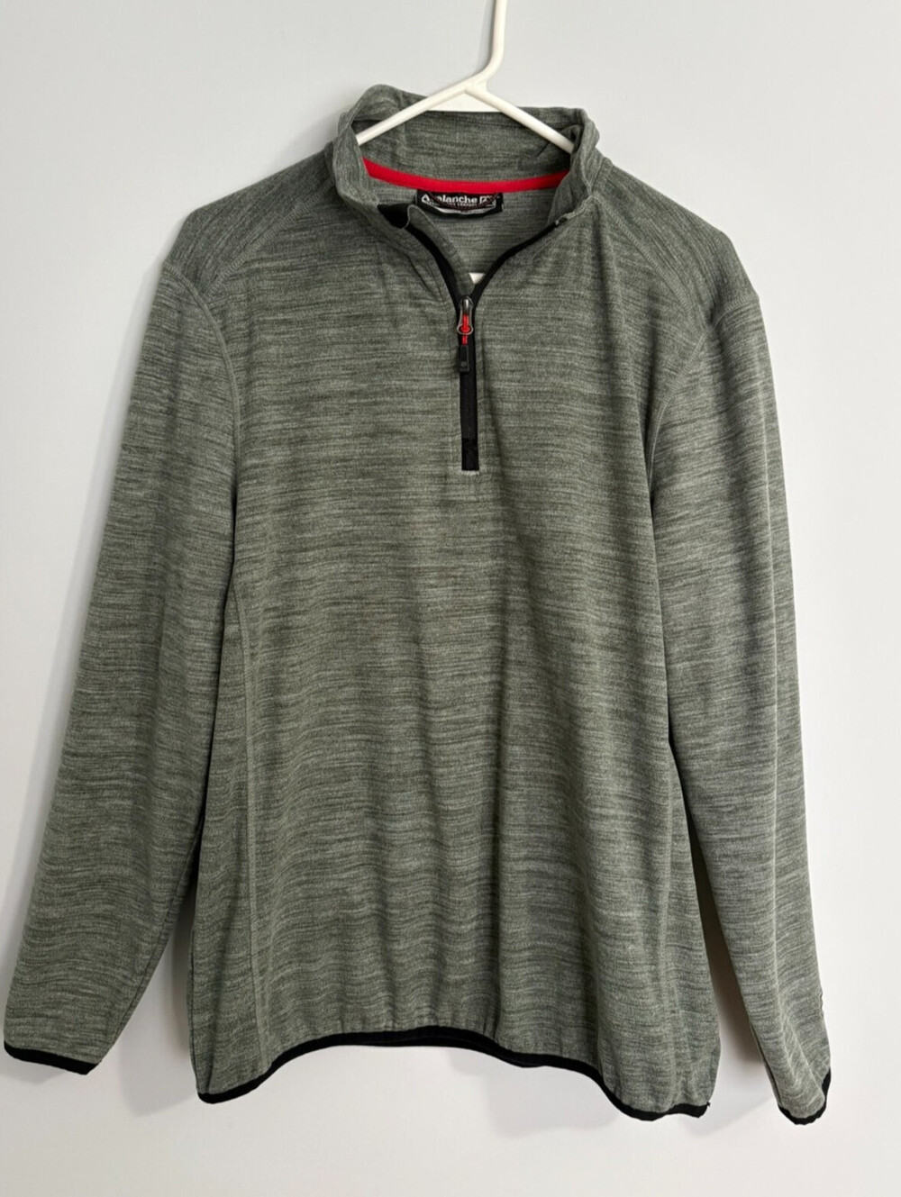 Avalanche Men’s Medium Gray Quarter Zip Top Stand Up Pullover Hiking Outdoors